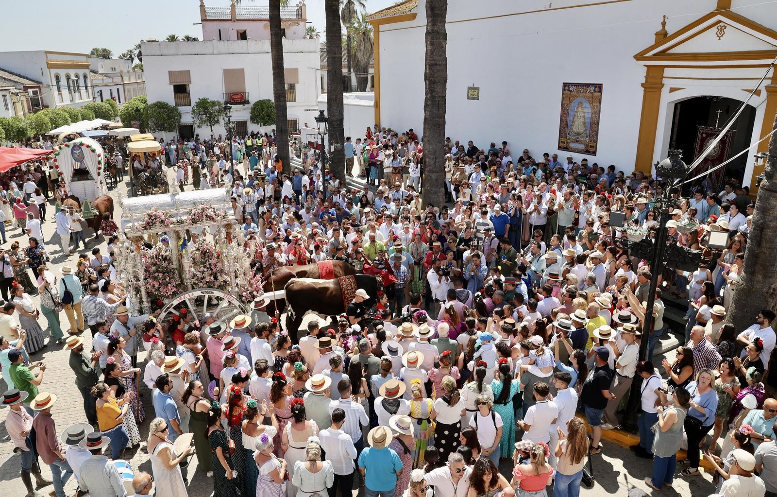 Presentación de las hermandades en Villamanrique