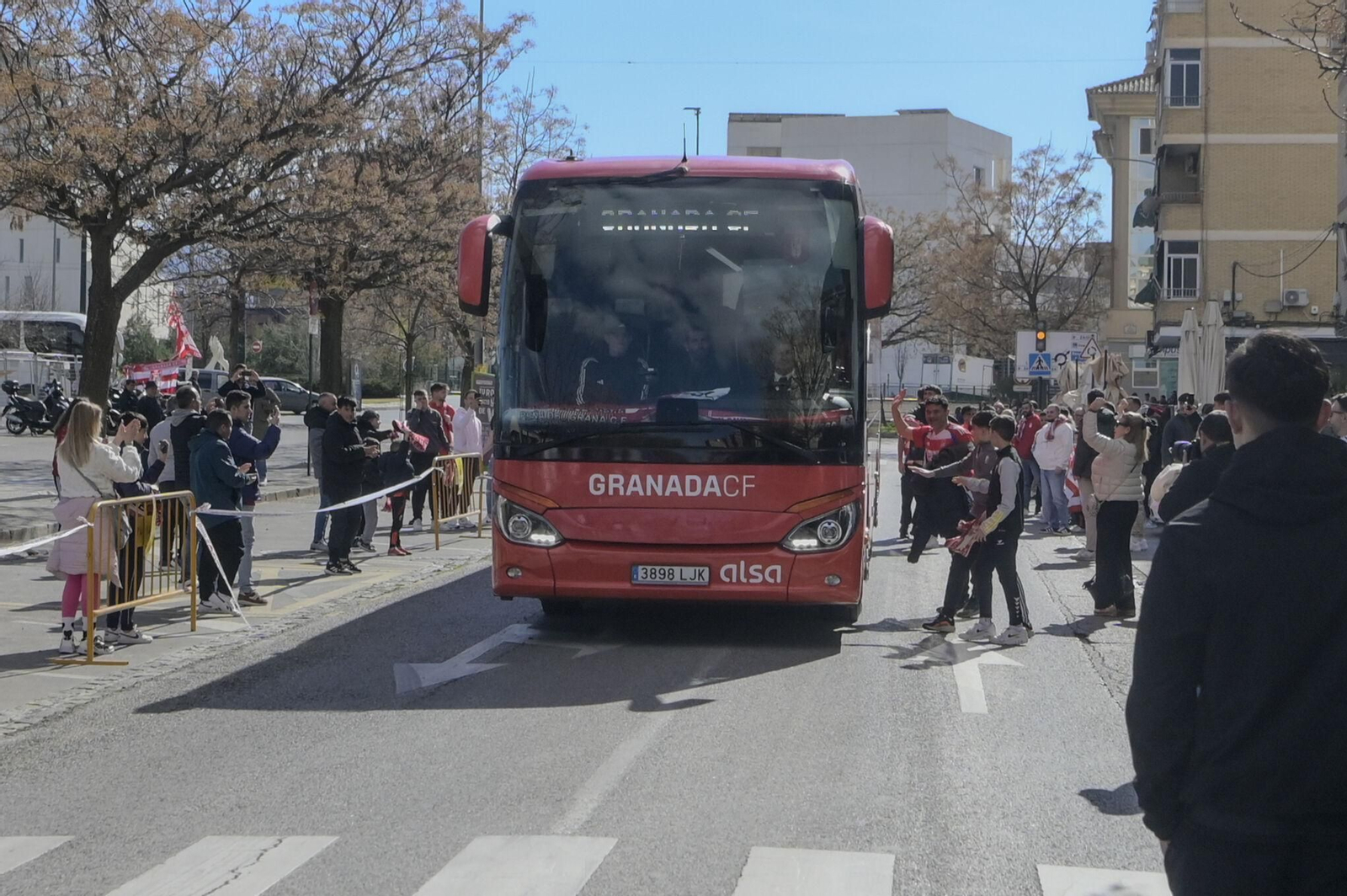 Encuéntrate en la grada y en el recibimiento al Granada CF