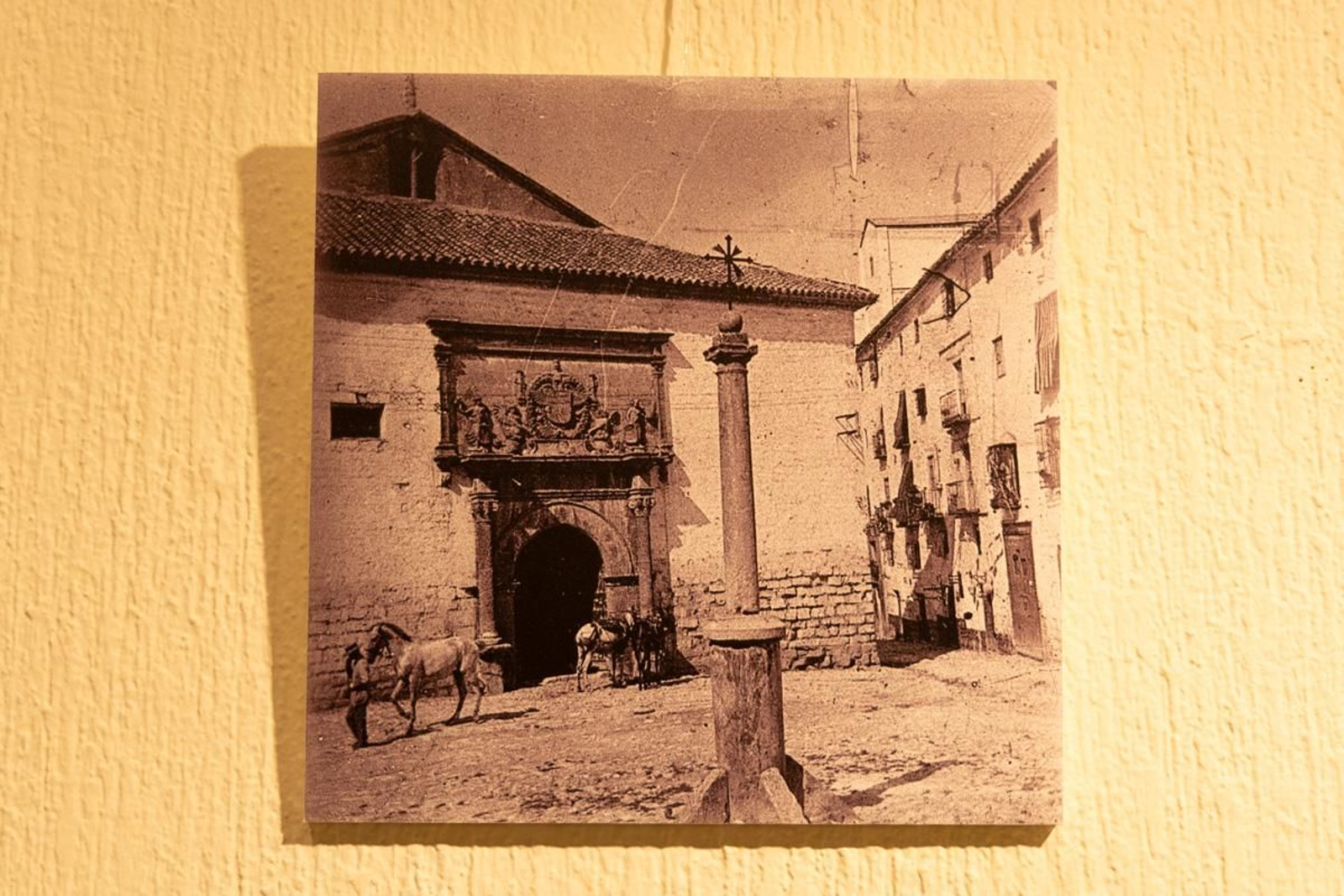 Exposición de "Plazas y rincones del Casco Histórico de Jaén", en imágenes
