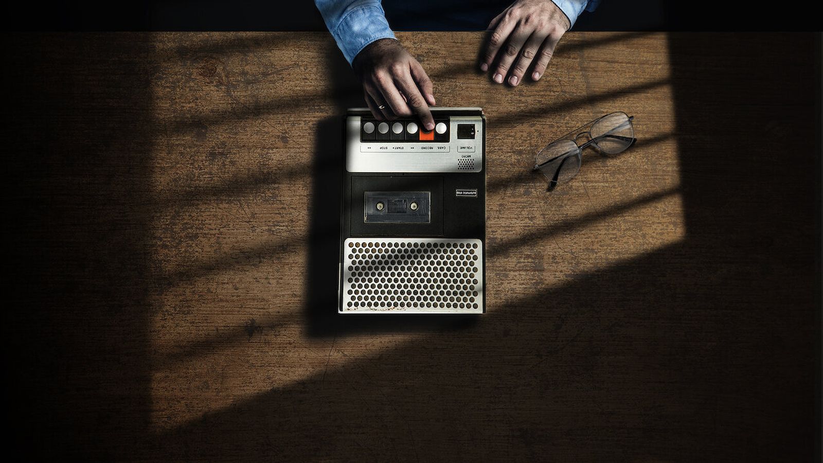 Imagen promocional de la película 'Memorias de un asesino'. / NETFLIX