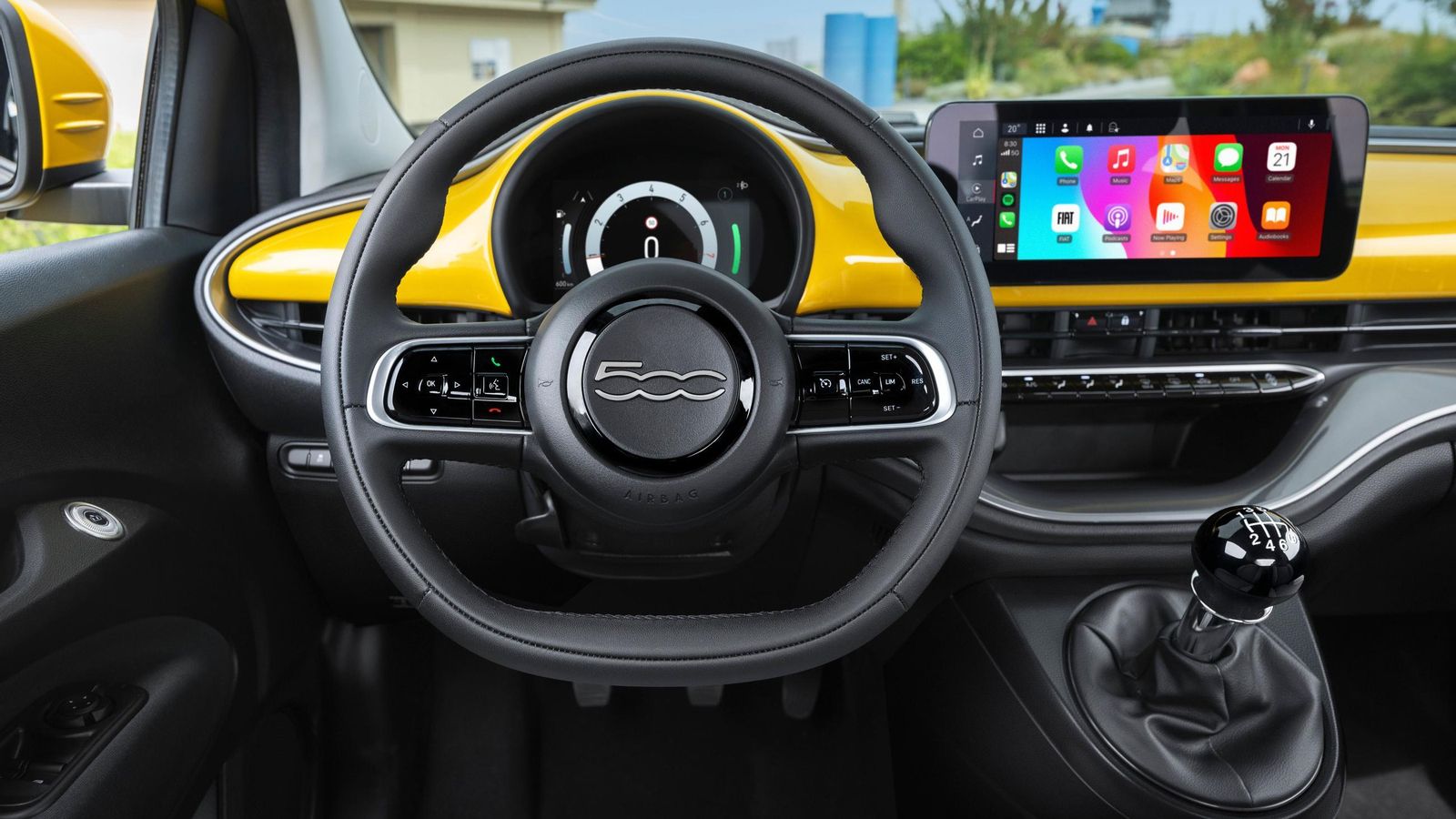 El acabado más alto de los cuatro disponibles, al menos durante la fase de lanzamiento de este 500, será el Torino de la imagen.