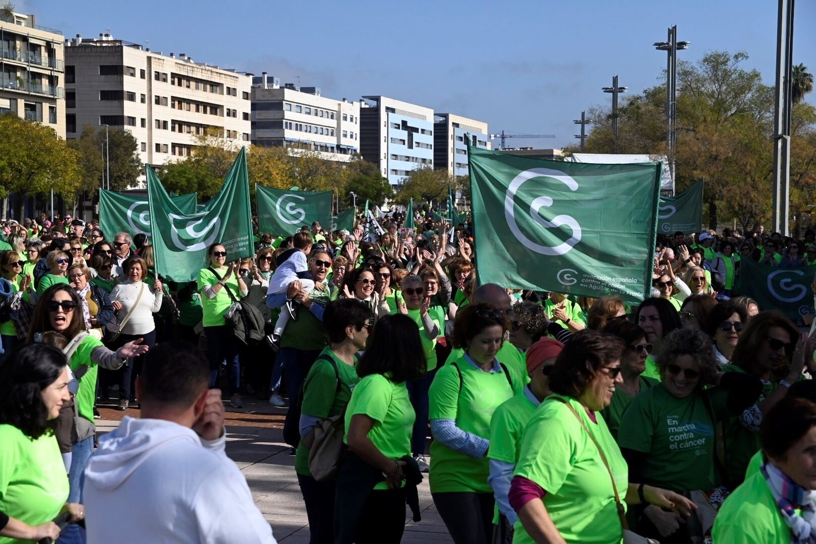 Las mejores imágenes de la Carrera por la Vida de la Asociación Española contra el Cáncer en Córdoba