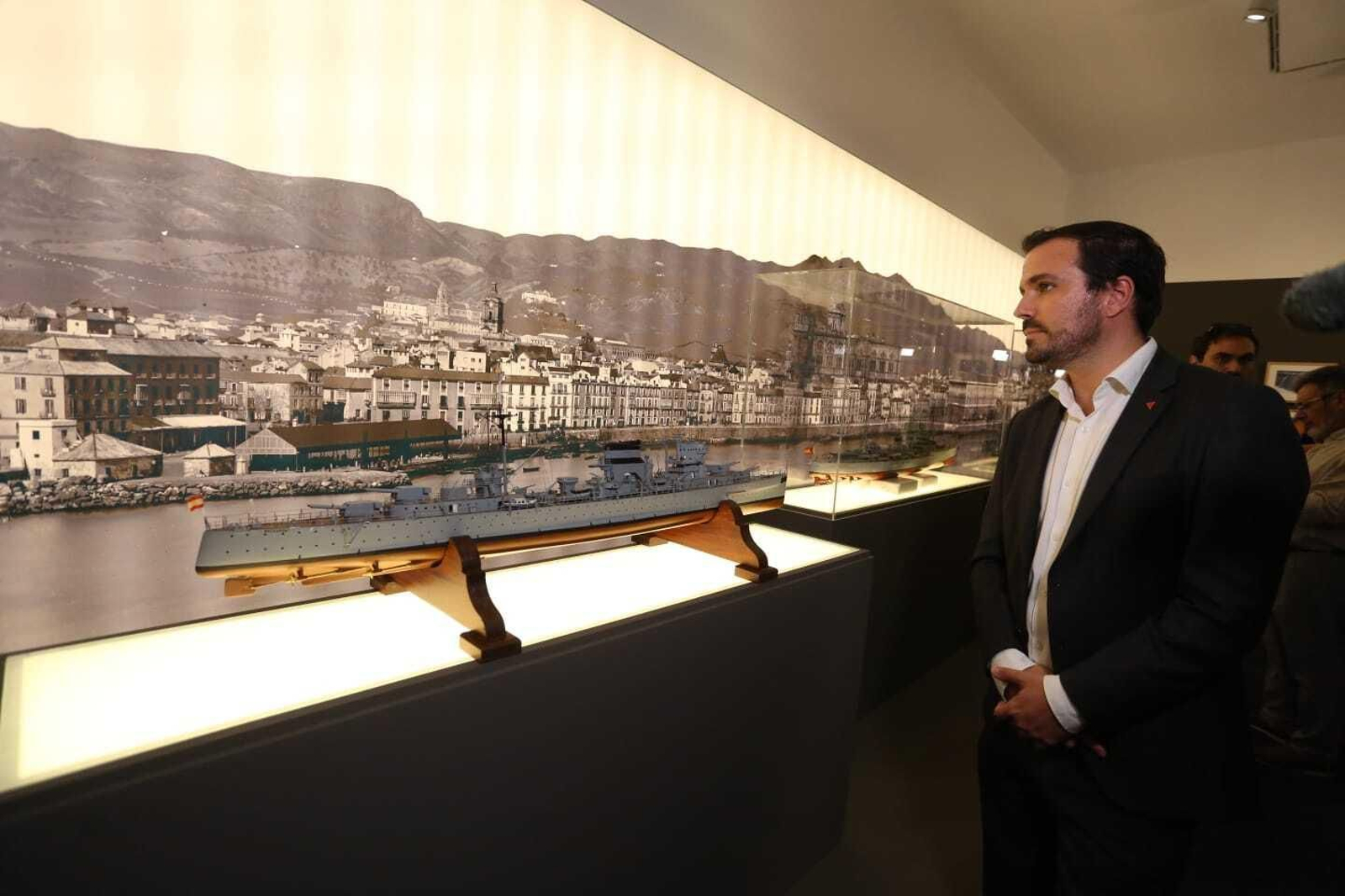 El ministro Alberto Garzón, este viernes, en la inauguración de la muestra.