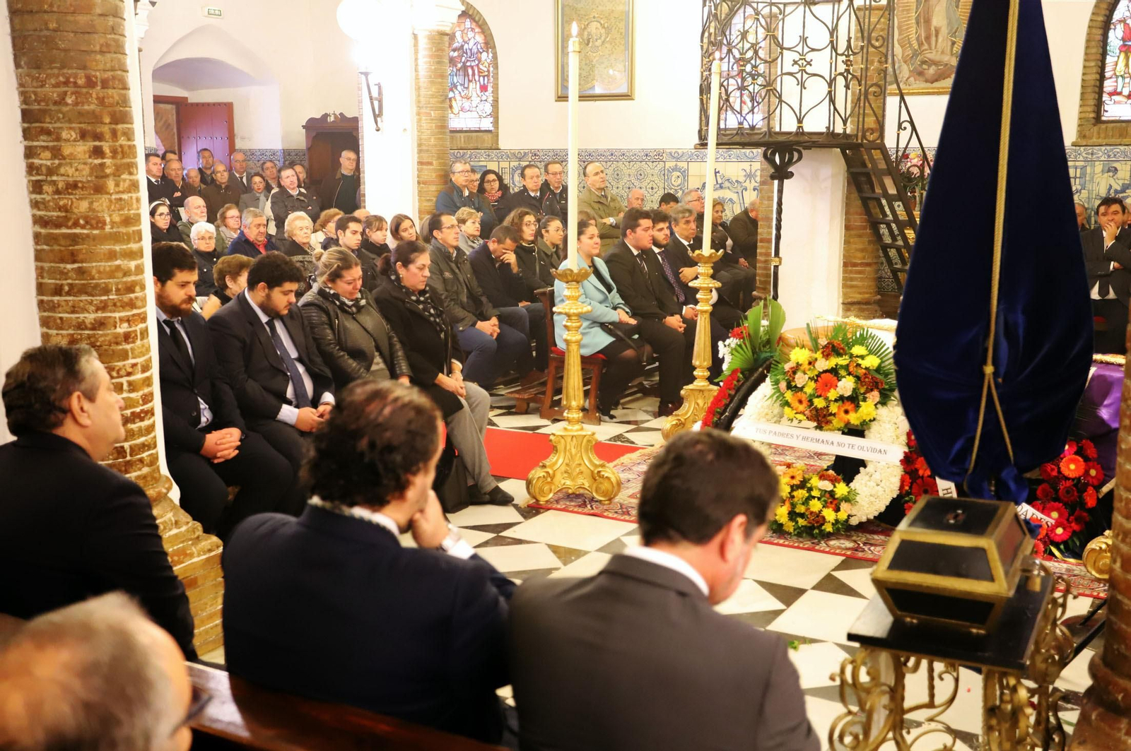 Imágenes del funeral de Bienvenido González, hermano mayor de la Cinta
