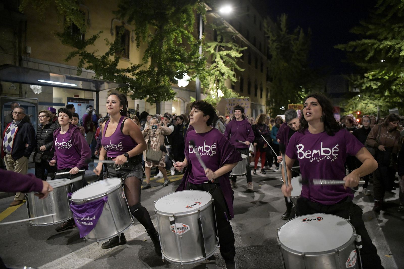 La manifestación del 25-N en Granada, en imágenes