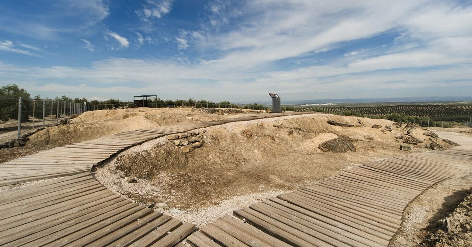 La Necrópolis de Cerrillo Blanco será uno de los escenarios de actuaciones.