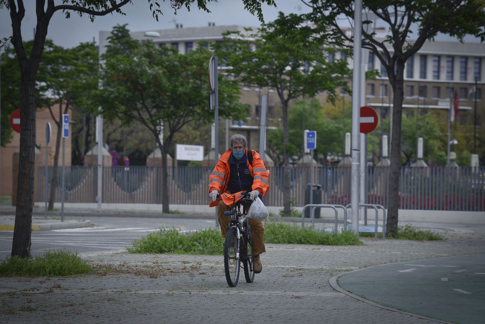 La resistencia en las calles de Sevilla Este y La puebla del Río: corazón de Sevilla y puerta de Doñana