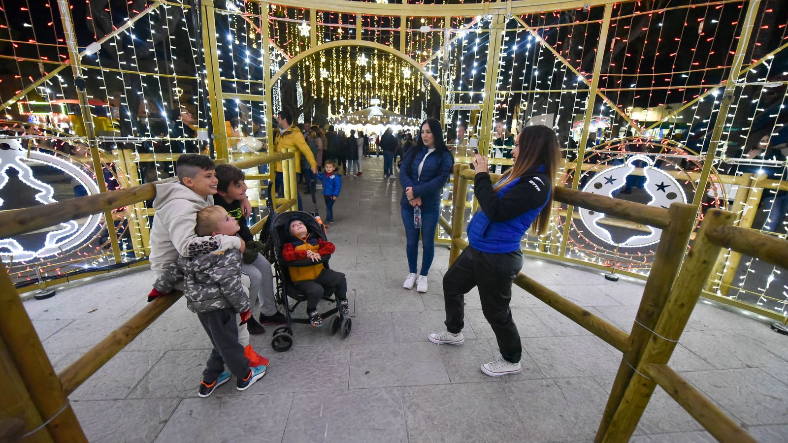 El encendido del alumbrado de Navidad de San Roque, en imágenes