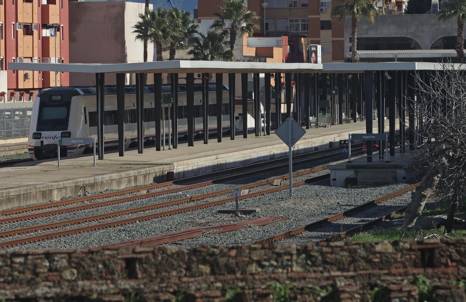 La consternación en Algeciras por la tragedia ferroviaria de Adamuz, en imágenes