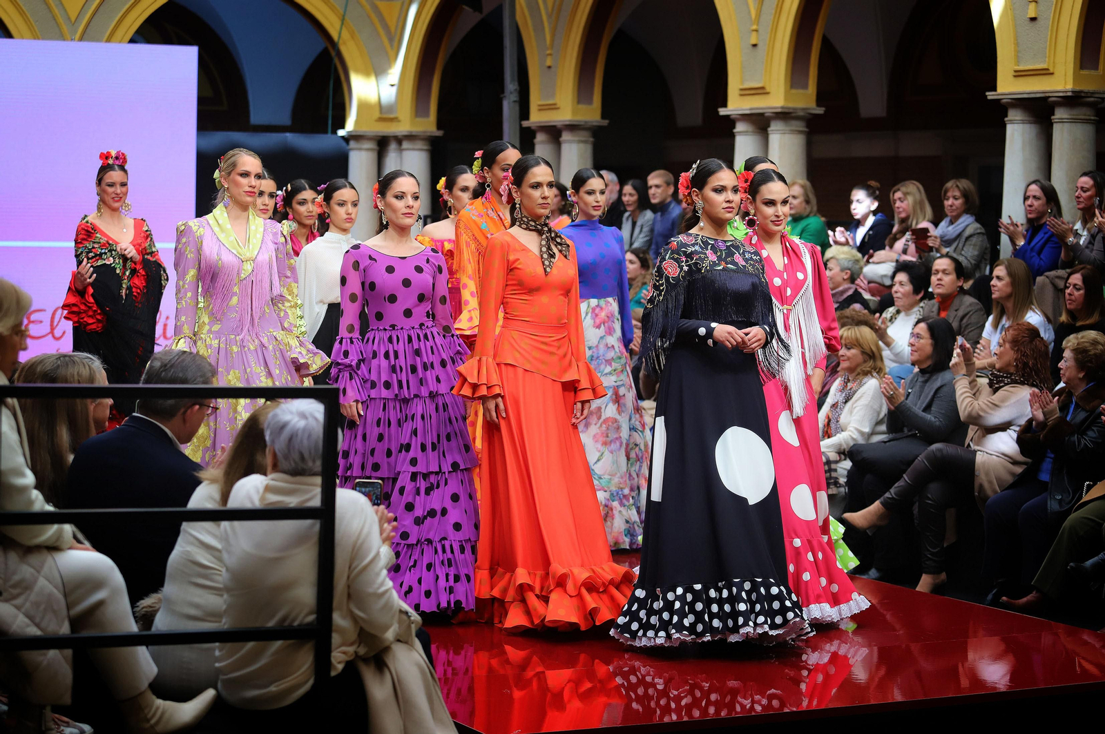 Huelva Flamenca 2023. Imágenes del desfile benéfico de El Ajolí a favor de Cruz Roja Española