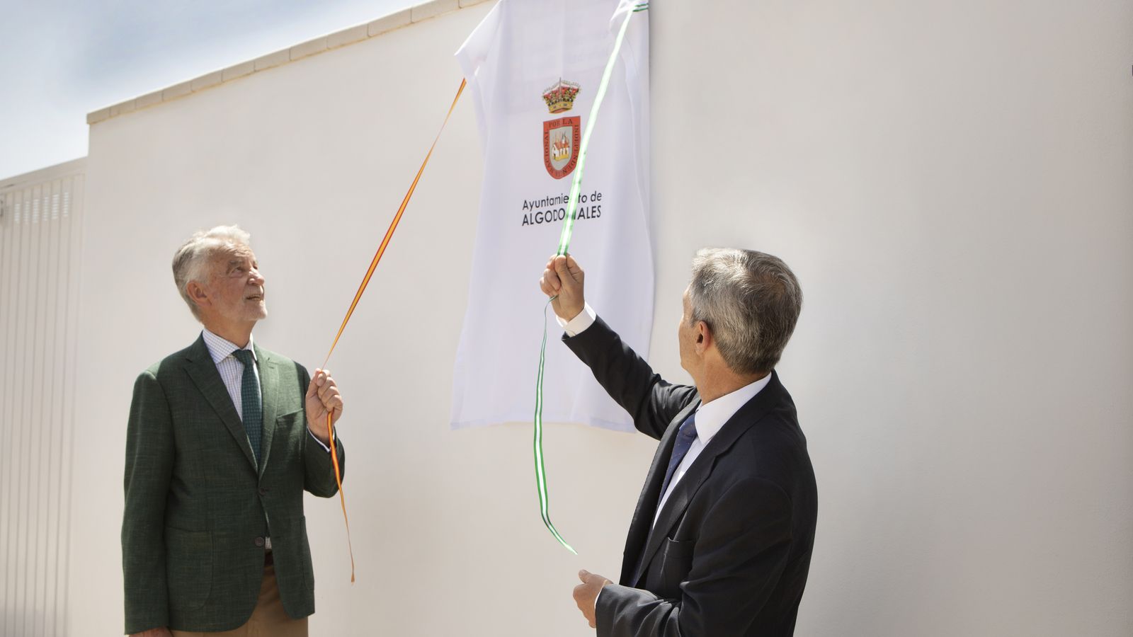 Descubrimiento de la placa en honor al doctor Trujillo.