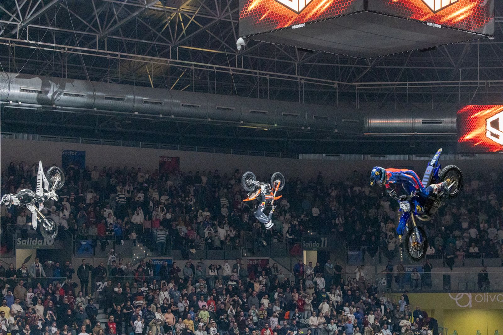 En imágenes: el Olivo Arena vibra con piruetas y motor en estado puro en el Soloflow Freestyle (2)