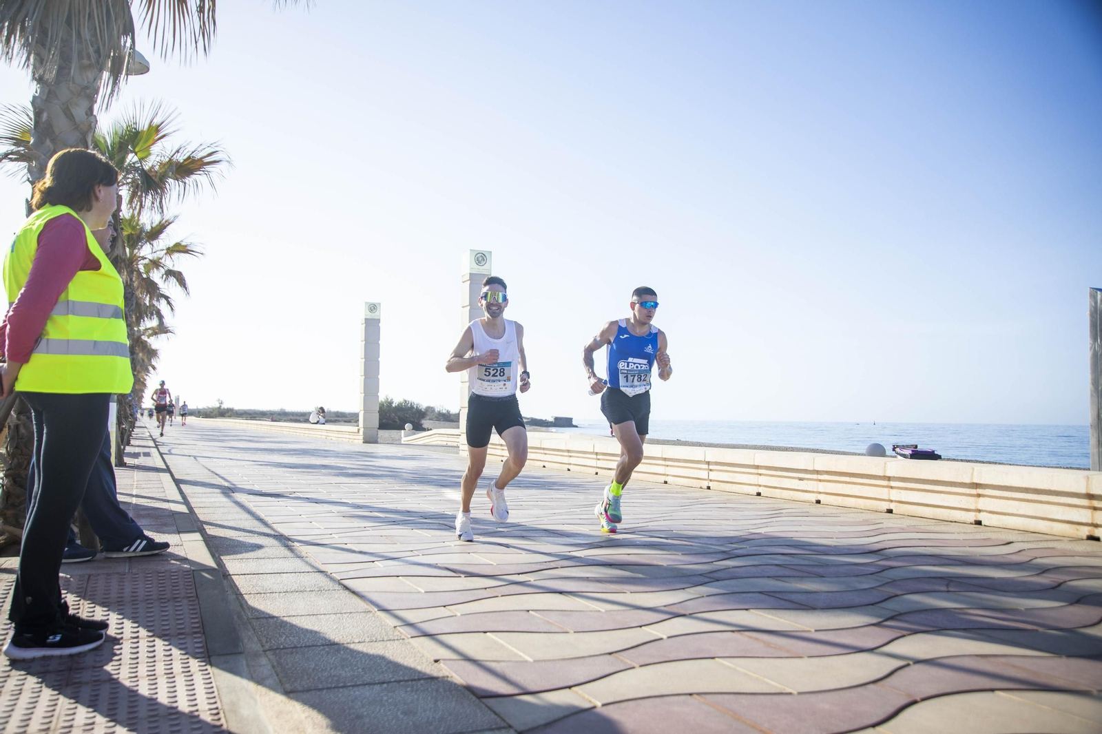 El Medio Maratón de Almería 2025, en imágenes