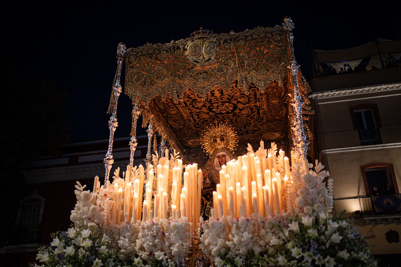 Las fotos de la Esperanza de Triana en el Baratillo