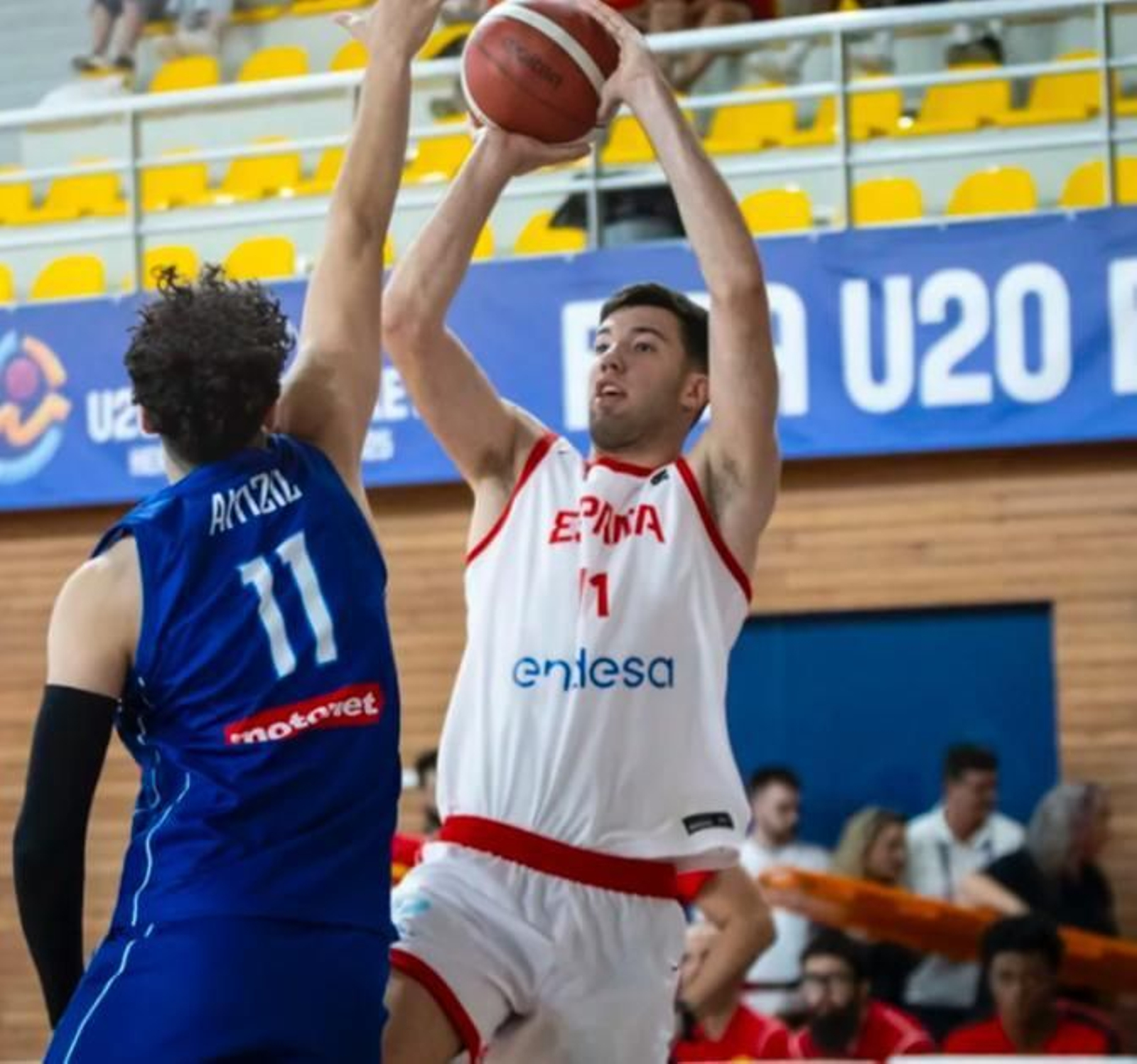 Álvaro Folgueiras, 11 puntos en la victoria de España sub 20 ante Finlandia