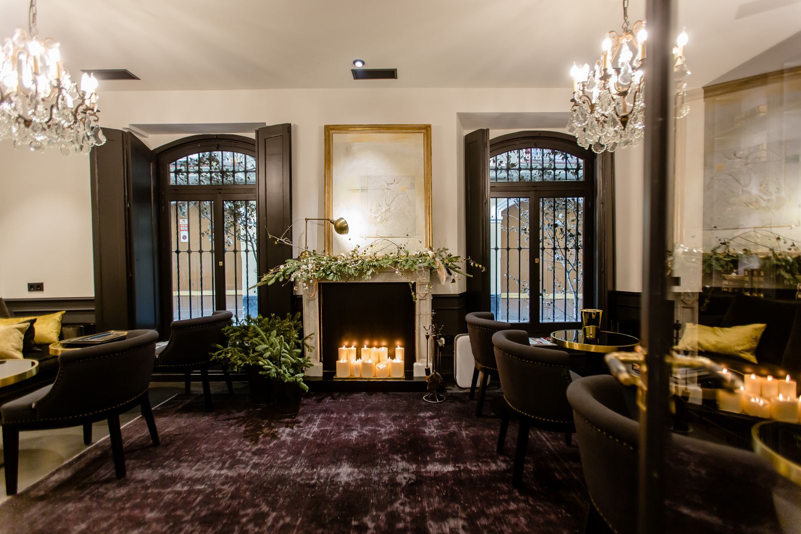 El  hotel Casa Cánovas cuenta con un lujoso salón en su planta baja.