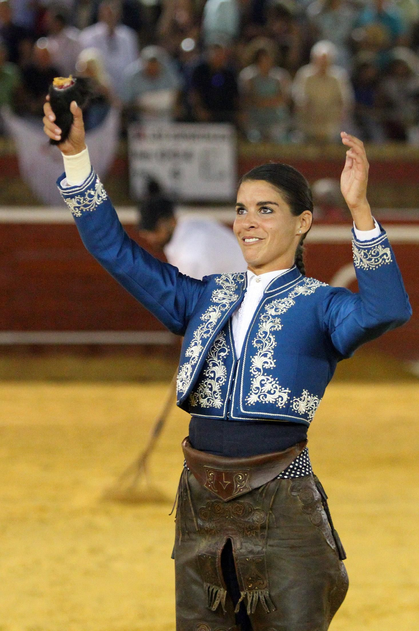 Imágenes de la corrida de rejones de Pablo Hermoso de Mendoza, Andrés Romero y Lea Vicens.