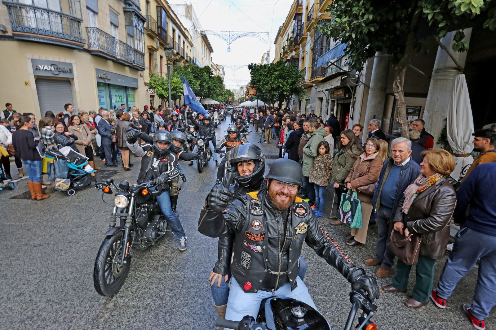 Imagen de una pasada edición de la caravana motera por Navidad.