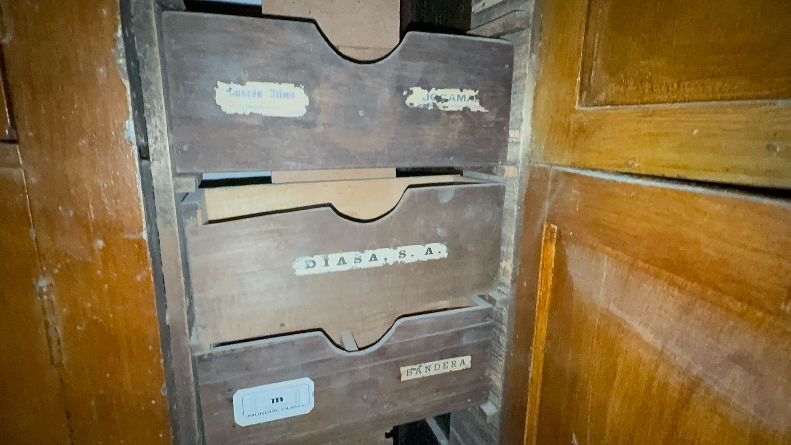 Todas las imágenes de las entrañas del histórico Coliseo Viñas de Motril