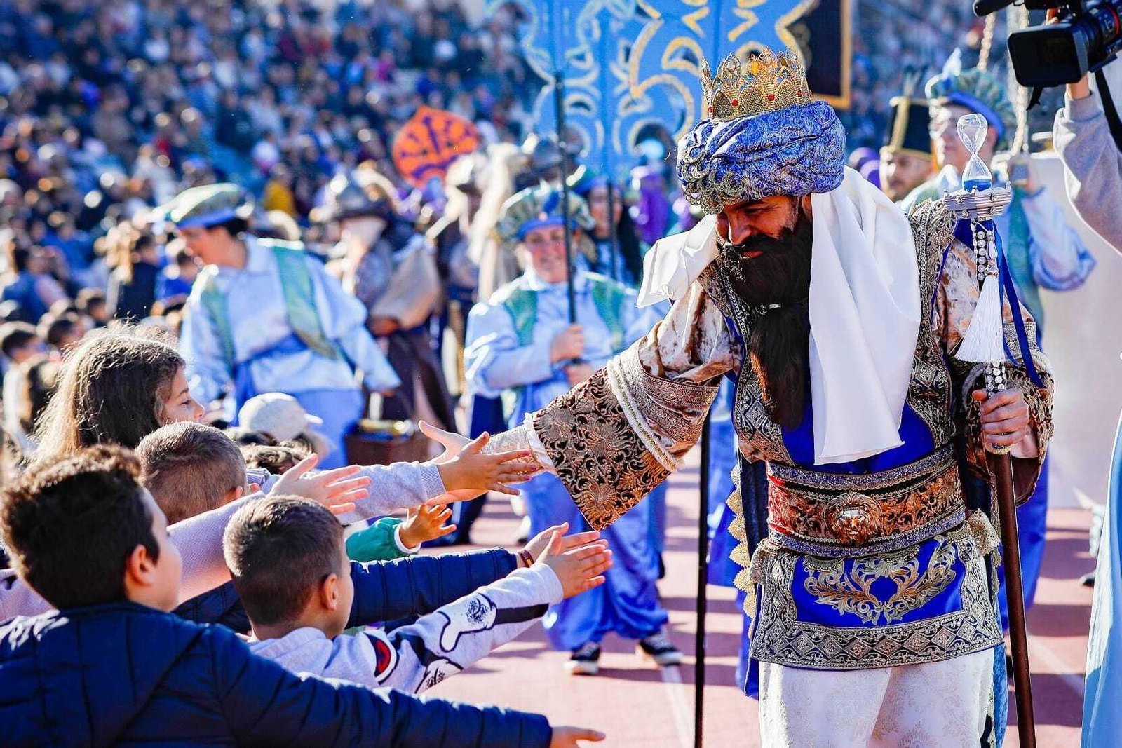 Las imágenes de la llegada en helicóptero de los Reyes Magos a San Fernando