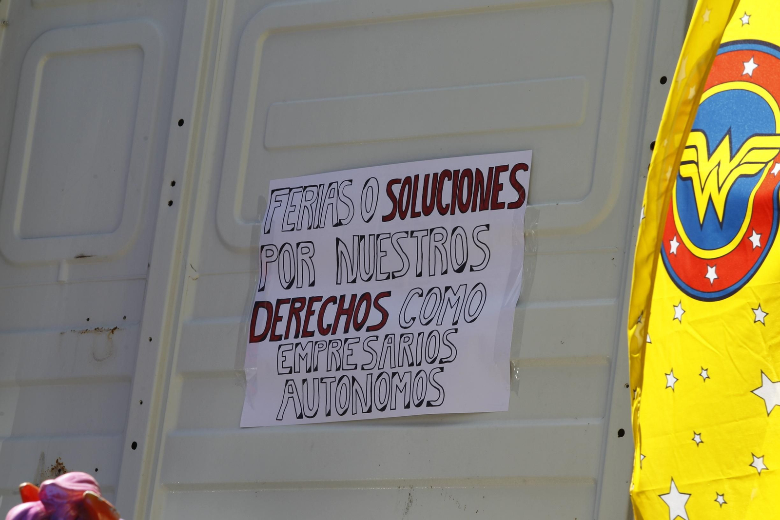 Fotogalería manifestación feriantes. Almería