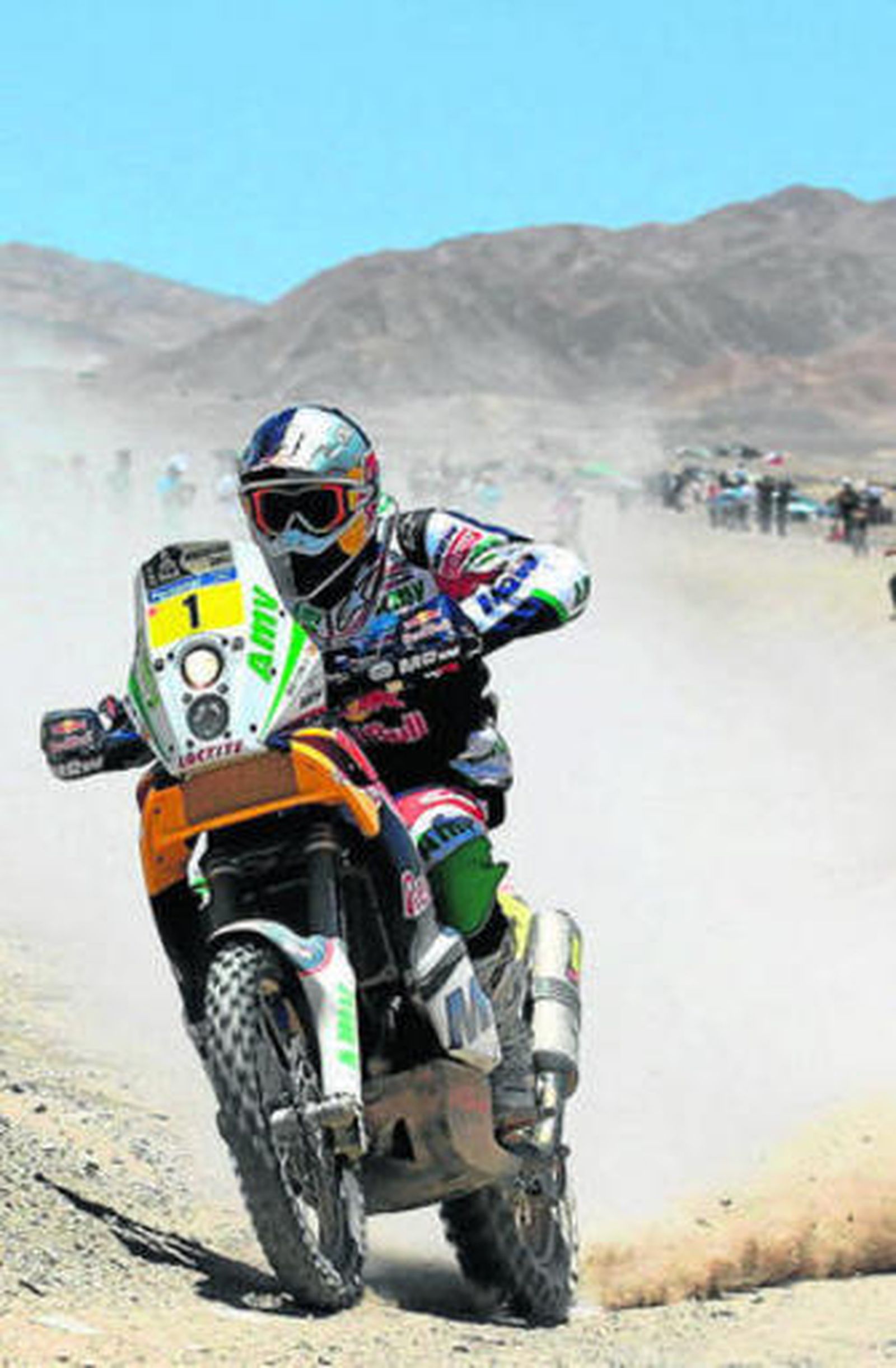 Marc Coma pilota su moto durante la etapa de ayer.