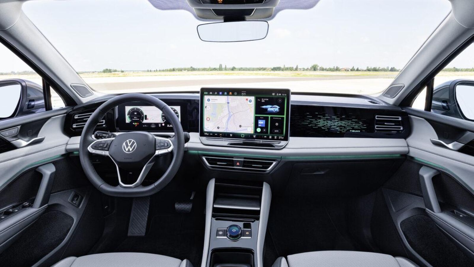 Las dos pantallas, tanto la de la instrumentación como la del sistema multimedia, son de serie en ambos nuevos Volkswagen.