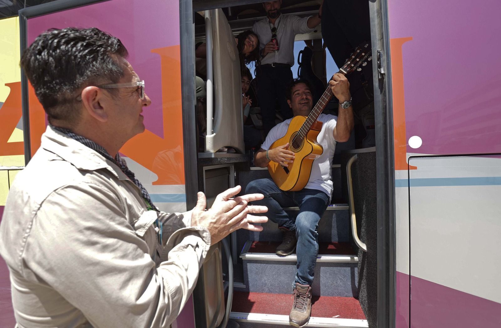 Los rocieros de La Línea preparados para iniciar su peregrinación.