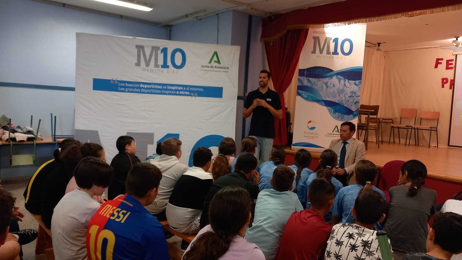 Adrián Gavira en el CEIP Tartessos de Algeciras.