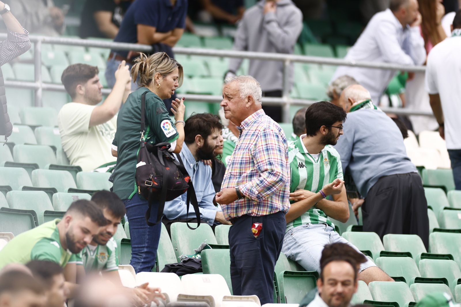 Búscate en las fotos del Betis-Atlético de Madrid