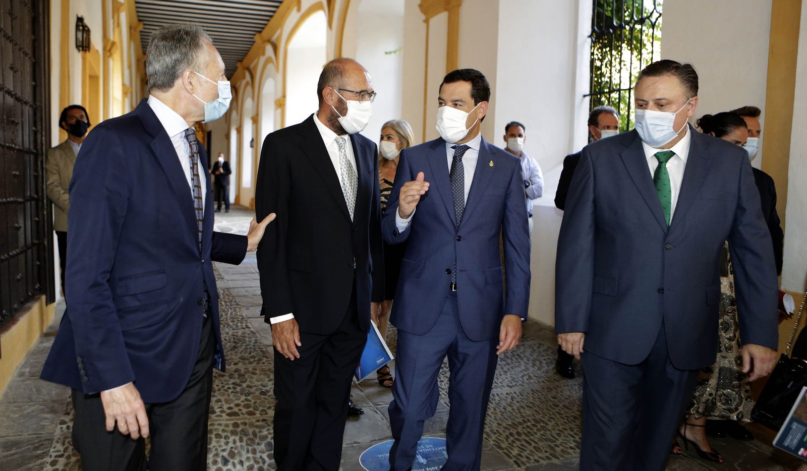 Las imágenes de la presentación del 18º Anuario Joly