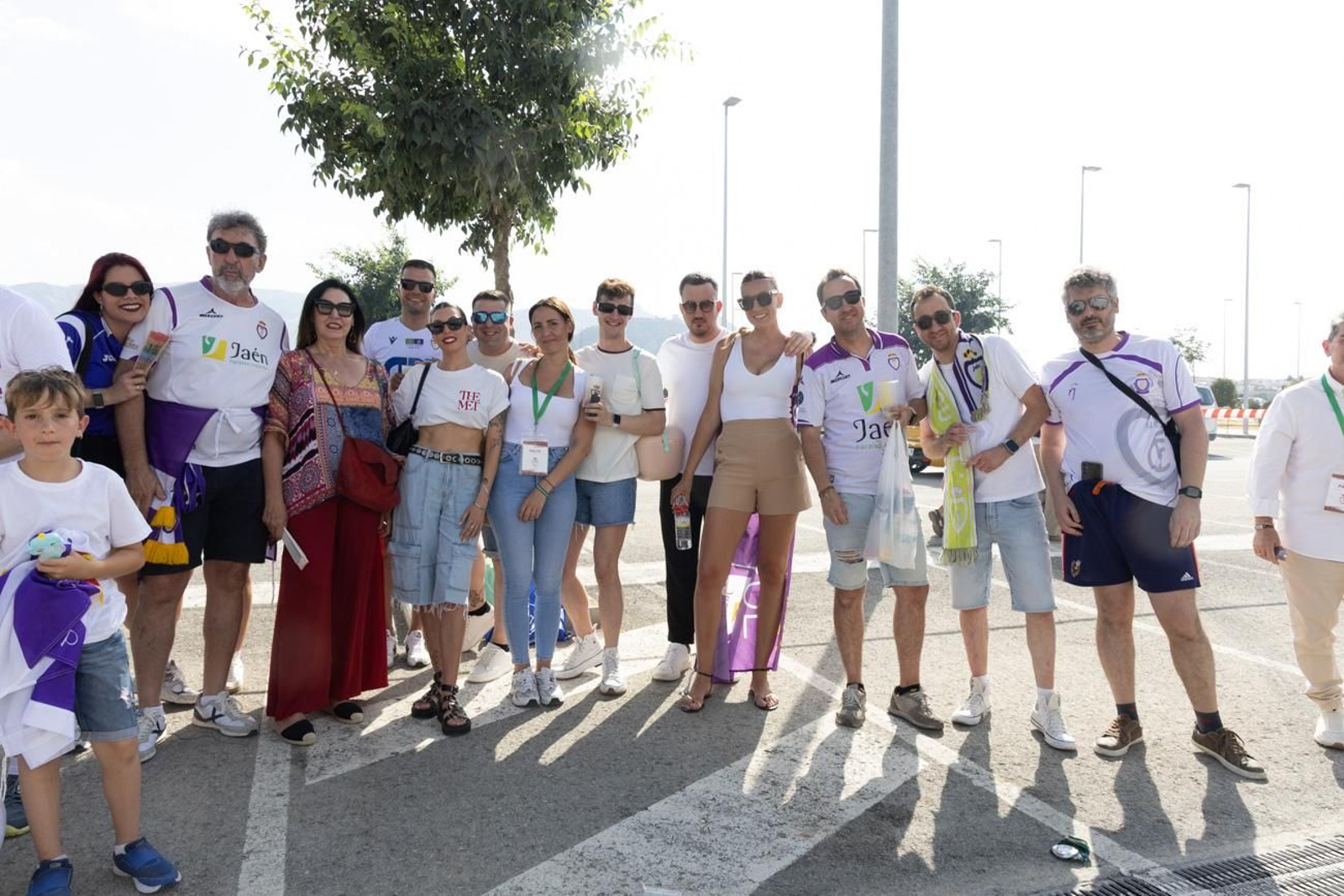 El épico recibimiento de la afición lagarta al Real Jaén, en imágenes