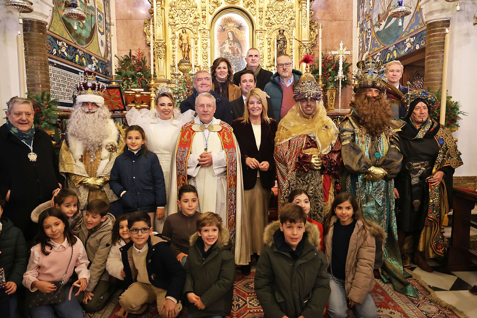 Las mejores fotografías de la salida y recorrido de la cabalgata de Reyes Magos 2026