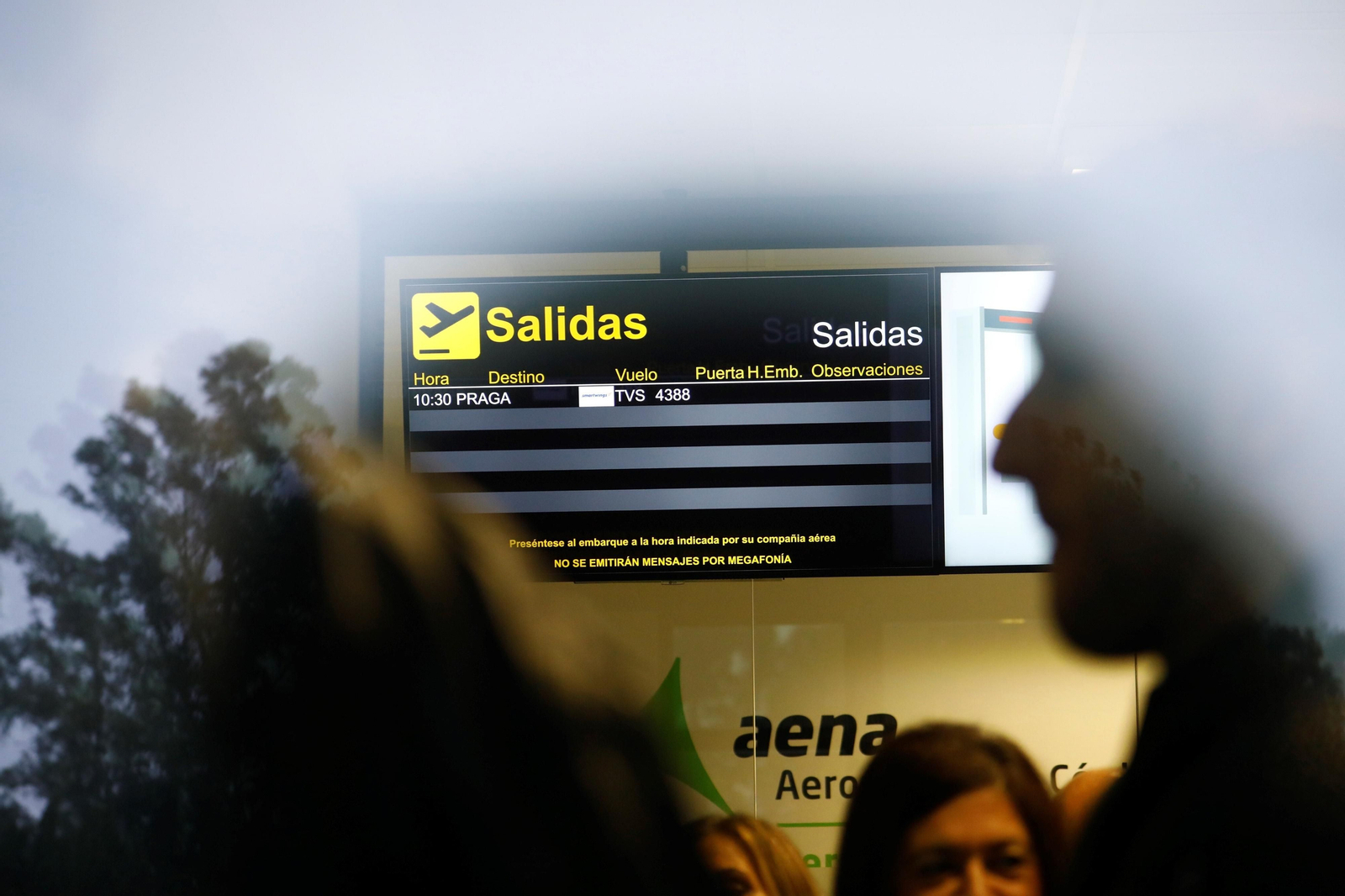 El despegue del el primer vuelo chárter a Europa en el aeropuerto de Córdoba, en imágenes