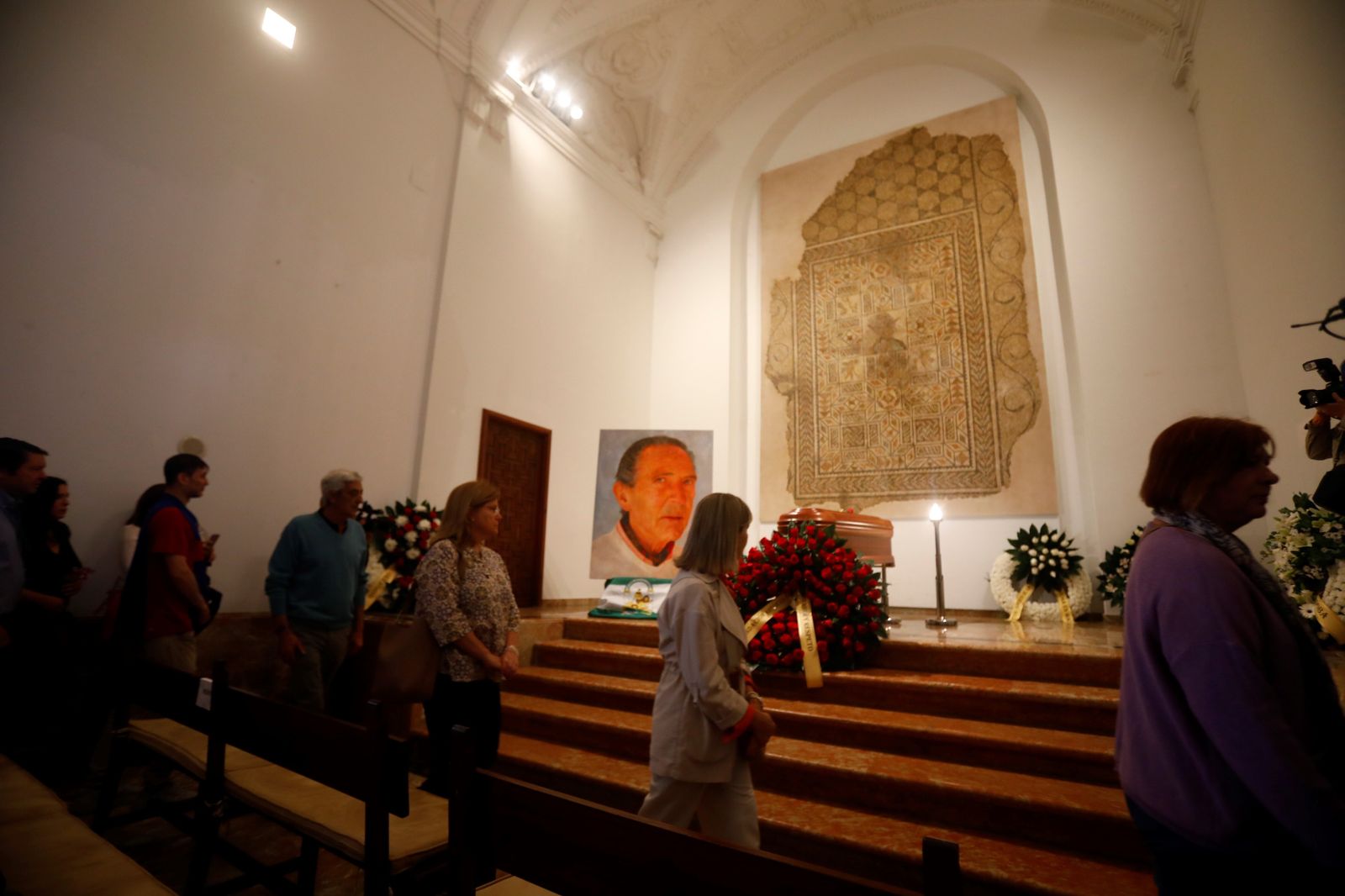 La capilla ardiente de Antonio Gala en su fundación en Córdoba, en imágenes
