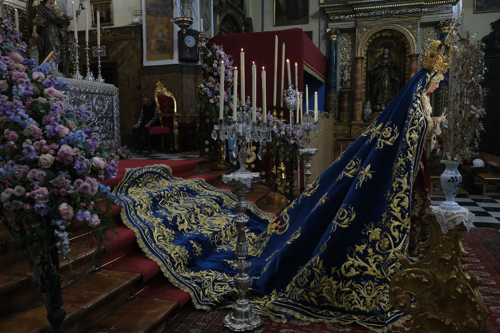 Las imágenes de la veneración a la Virgen de la Salud del Santo Ángel