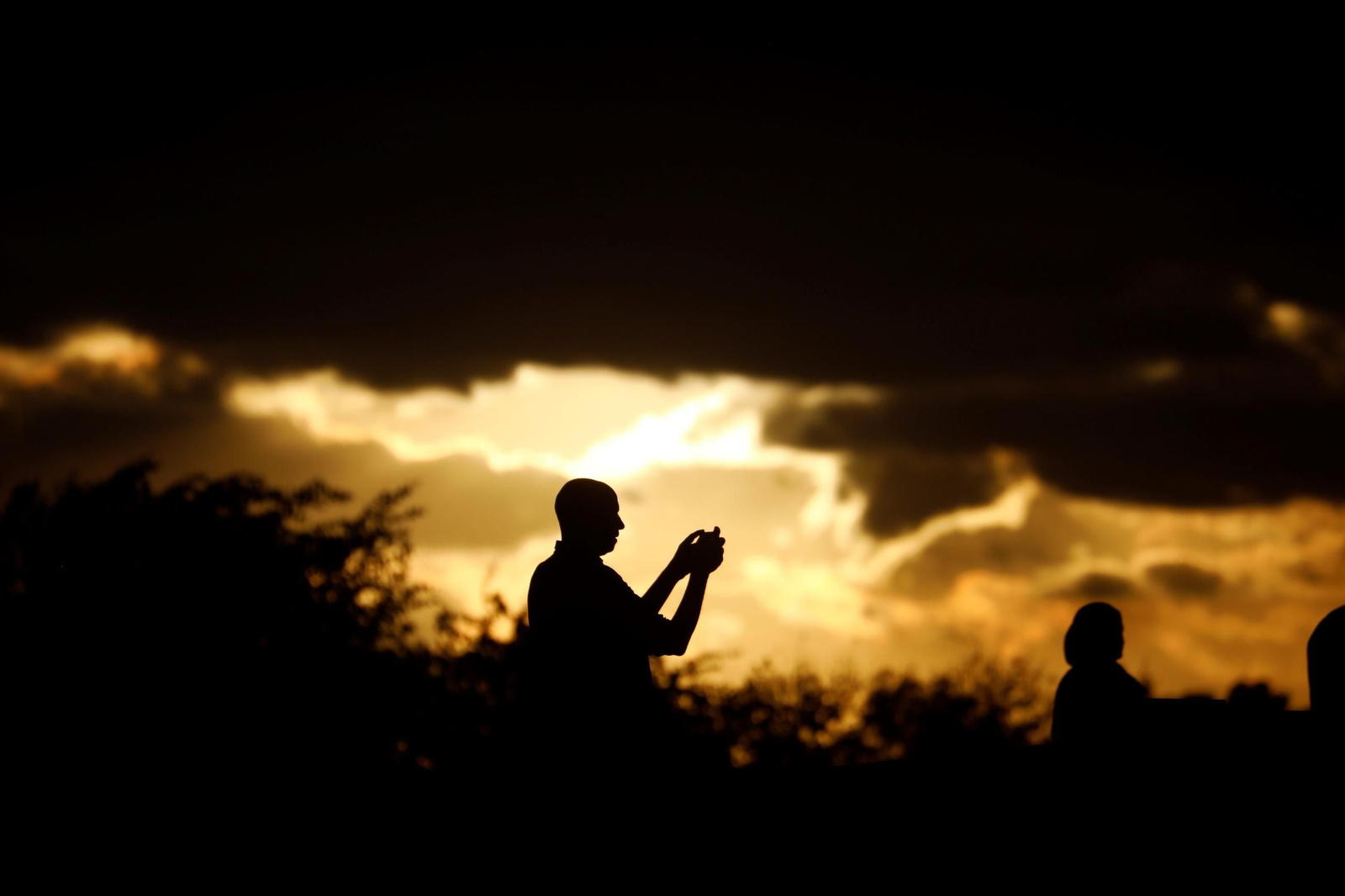 Una nubosa tarde de otoño en Córdoba, en imágenes