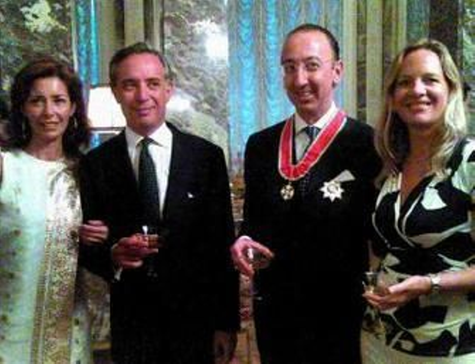 Jorge Domecq, con su esposa y los embajadores de Italia en España, cuando fue distinguido por este país en el año 2007.