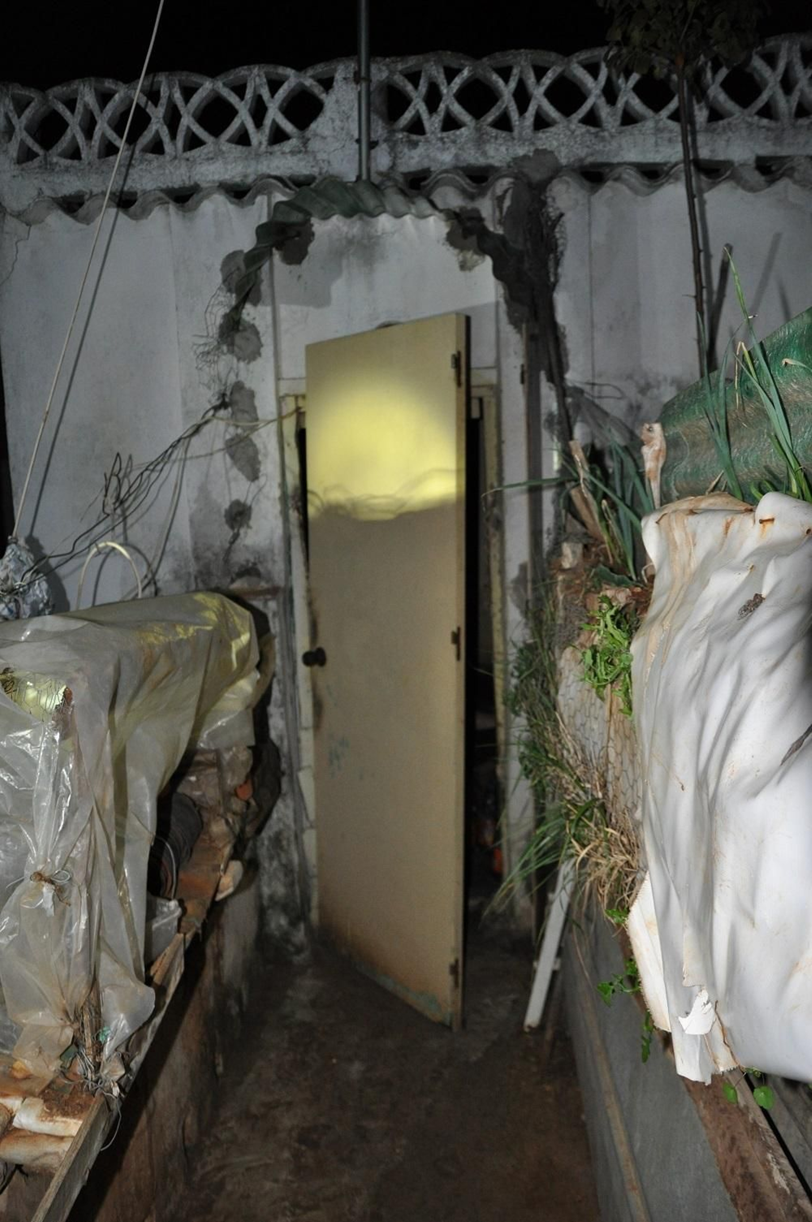 El acceso a la habitación donde estaba supuestamente "encerrado".