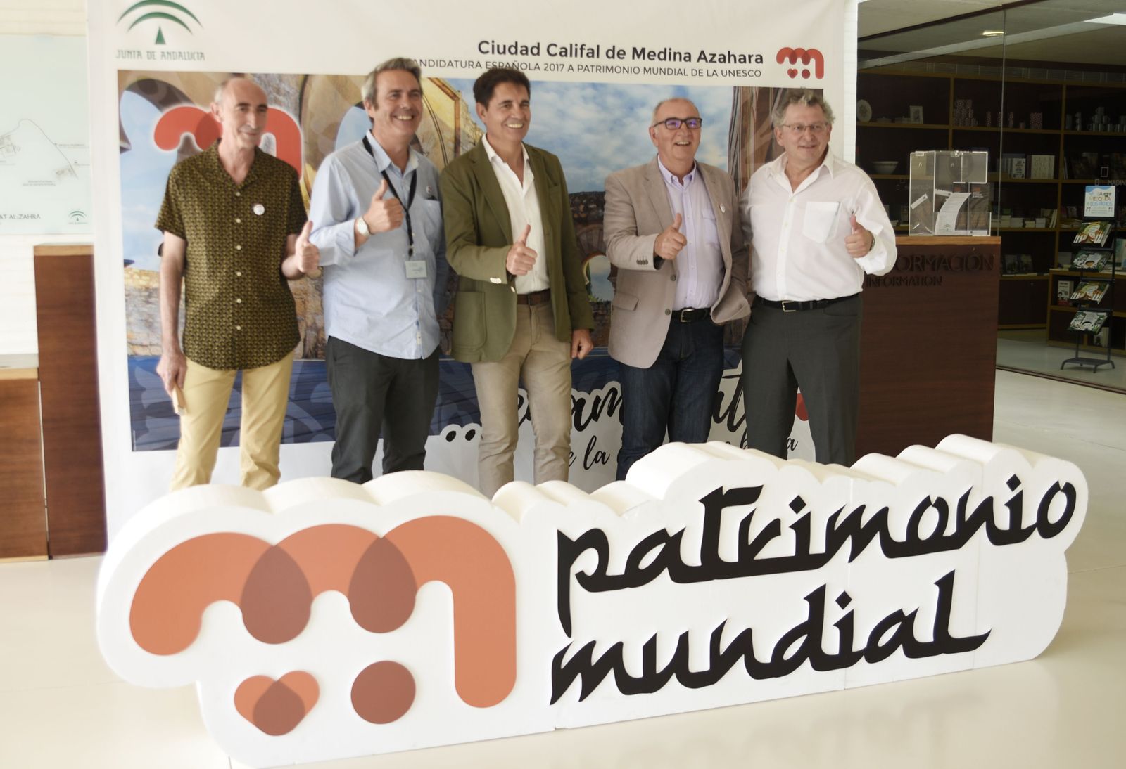 José Escudero, Alberto Montejo, Rafael Cremades, Antonio Vallejo y Marcelino Sánchez, antes e la mesa redonda.