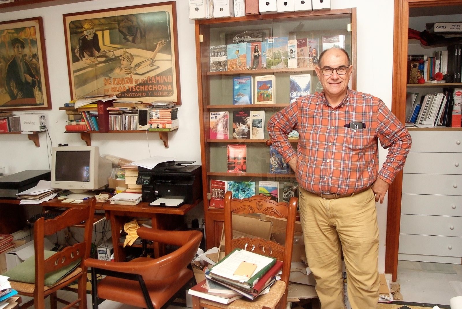 Juan Grima en la editorial que tiene en la zona del Levante almeriense