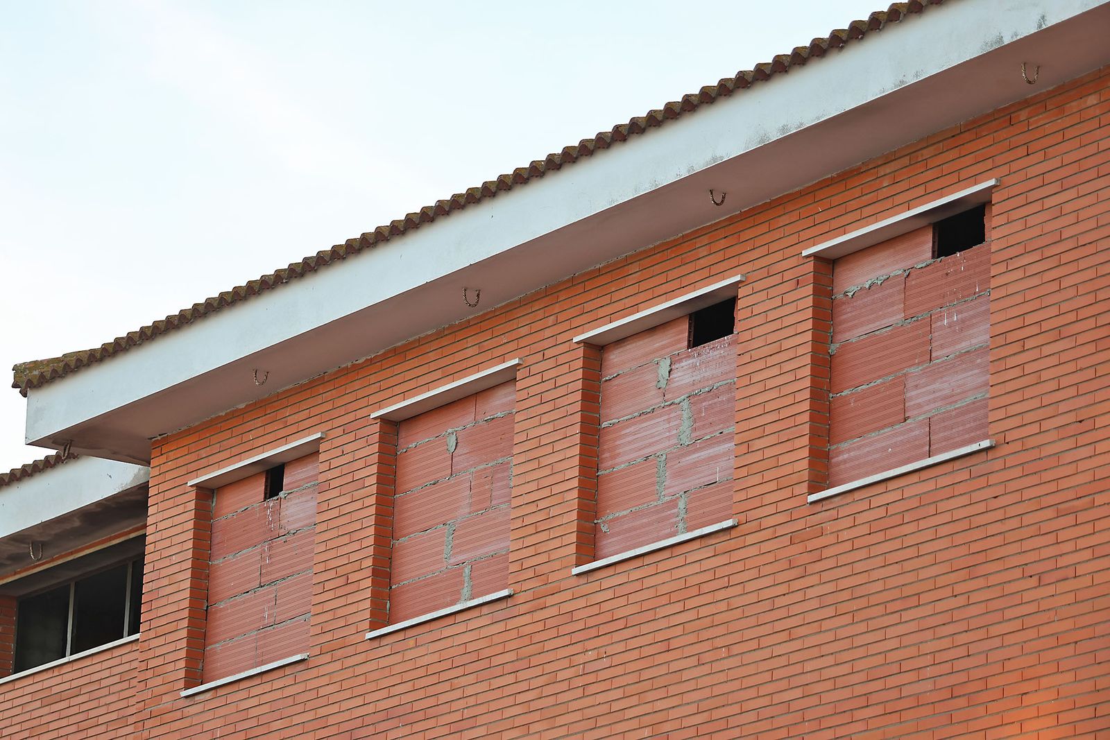 Imágenes del estado actual del edificio del antiguo IES Doñana