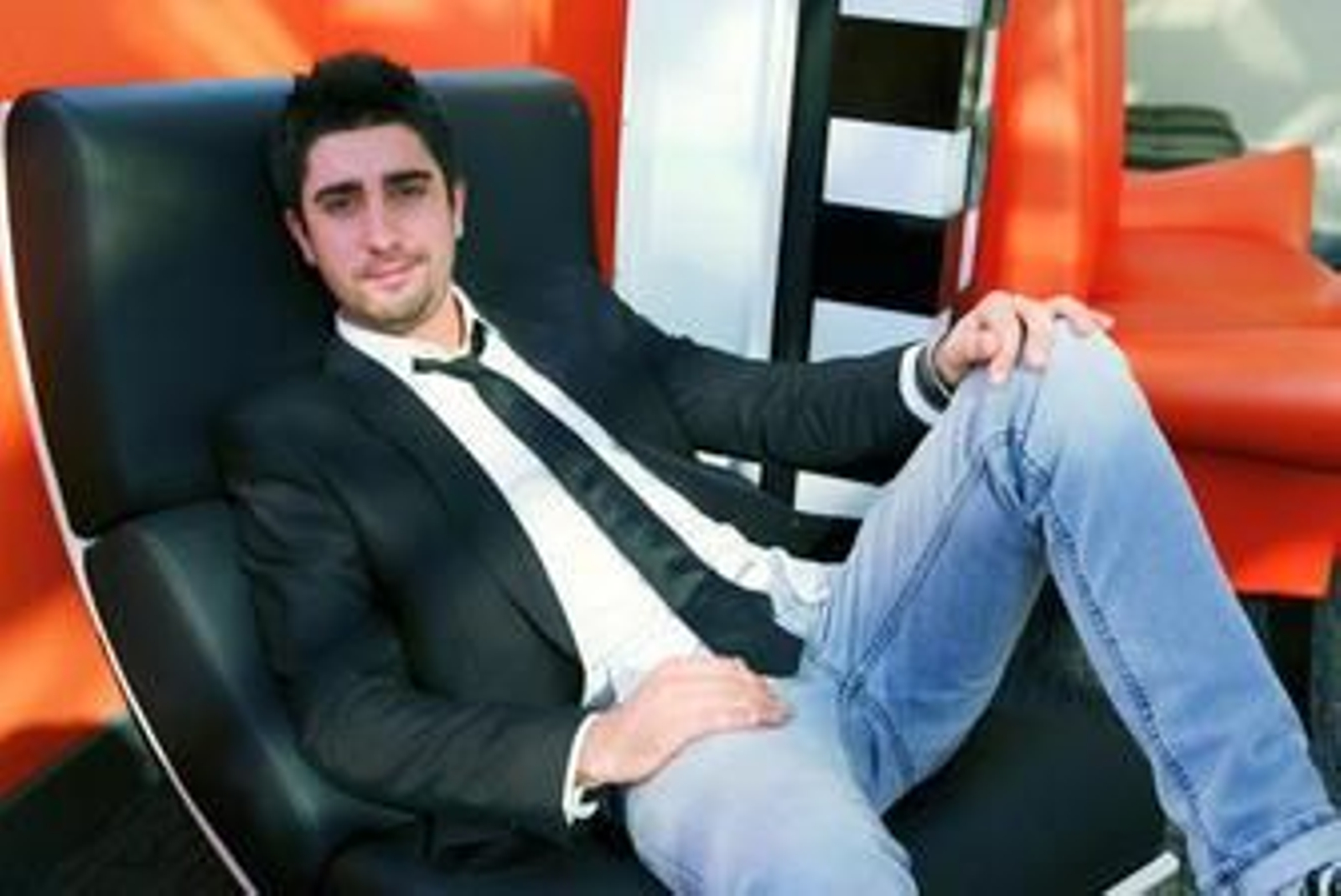 Alex Ubago, cómodo, presenta un nuevo disco, 'Calle Ilusión'.