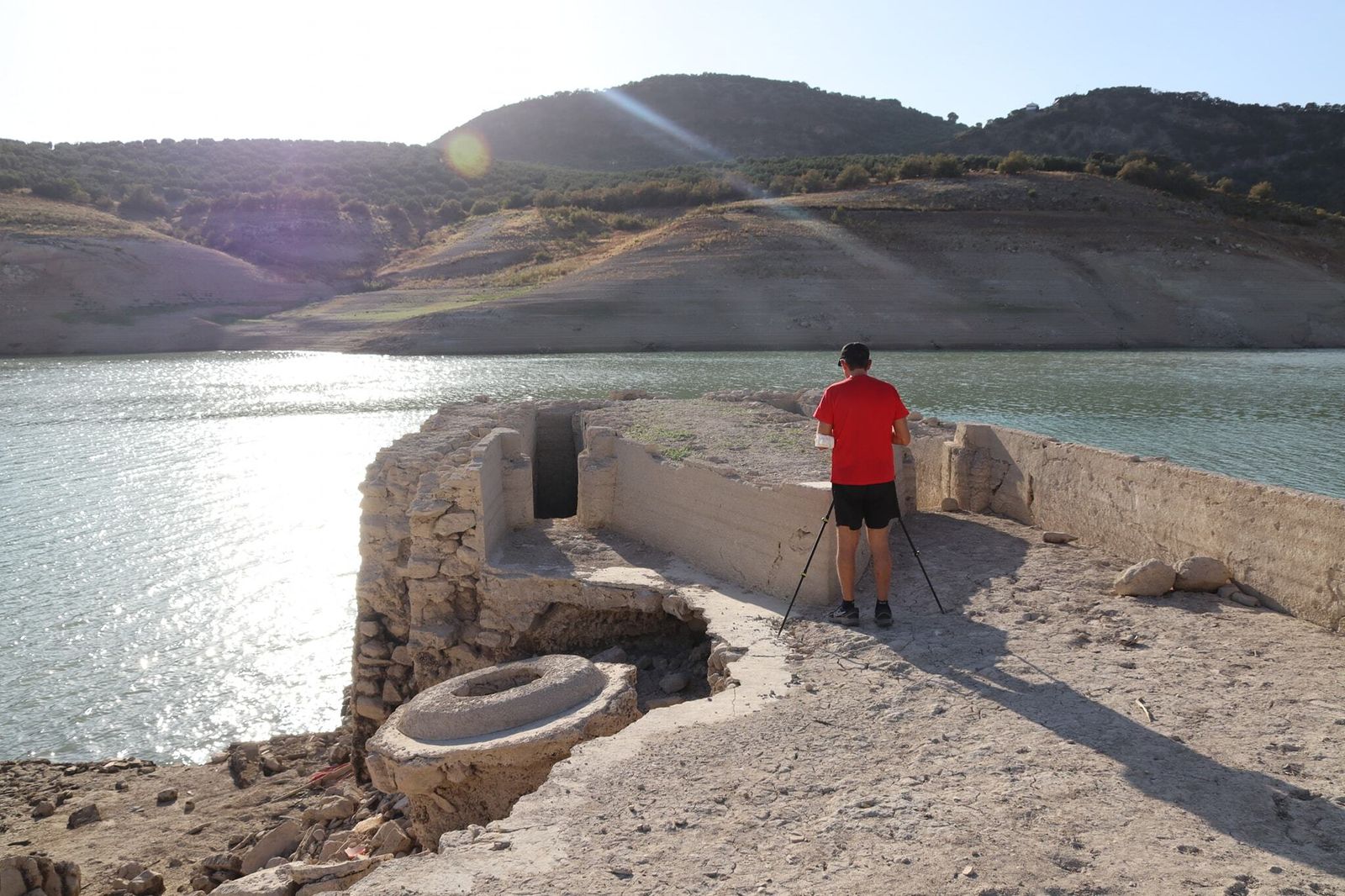 El pantano de Iznájar, a un nivel muy bajo.