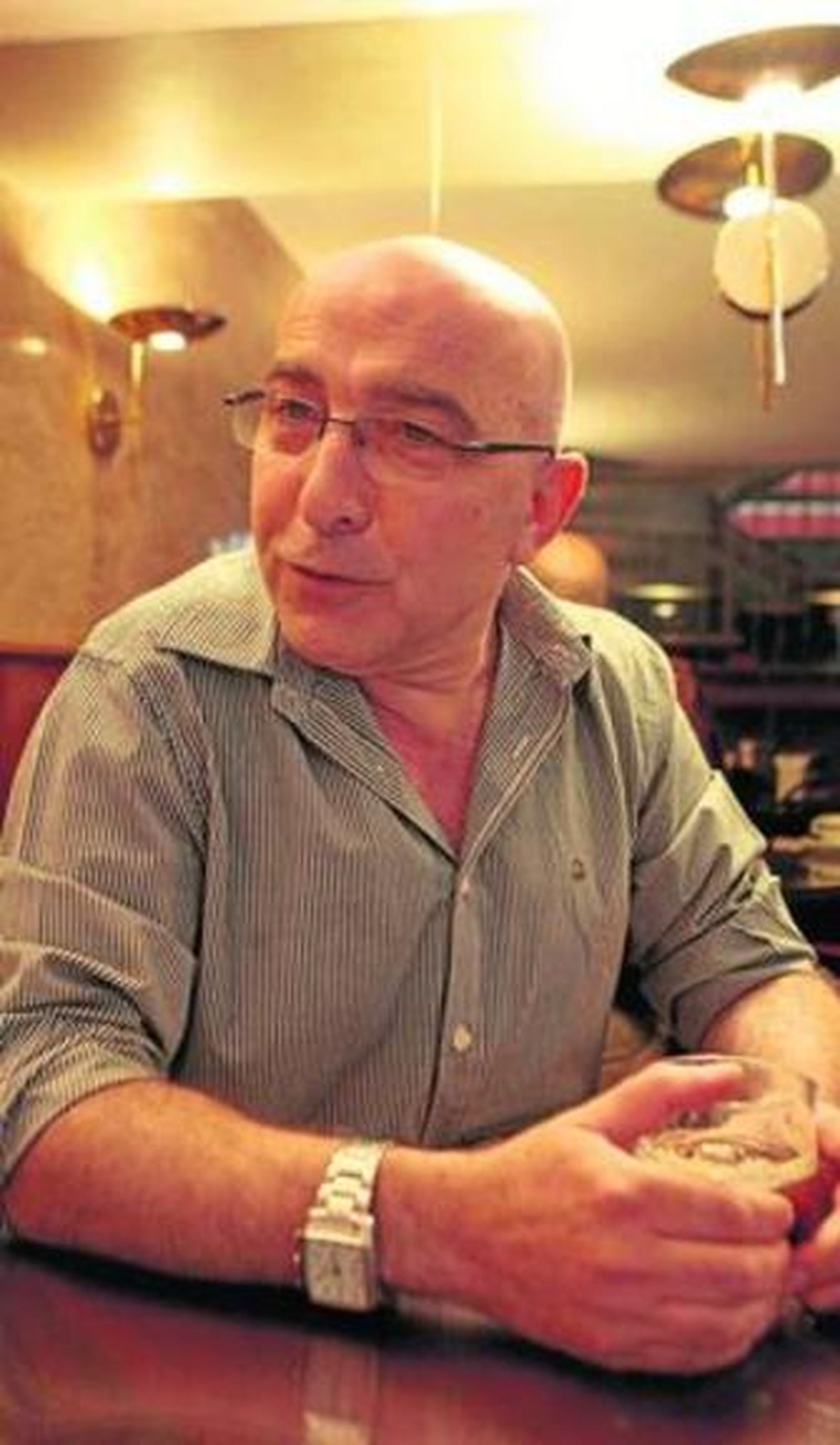 Raed Aljundi, en el café Coliseo de la puerta Jerez.