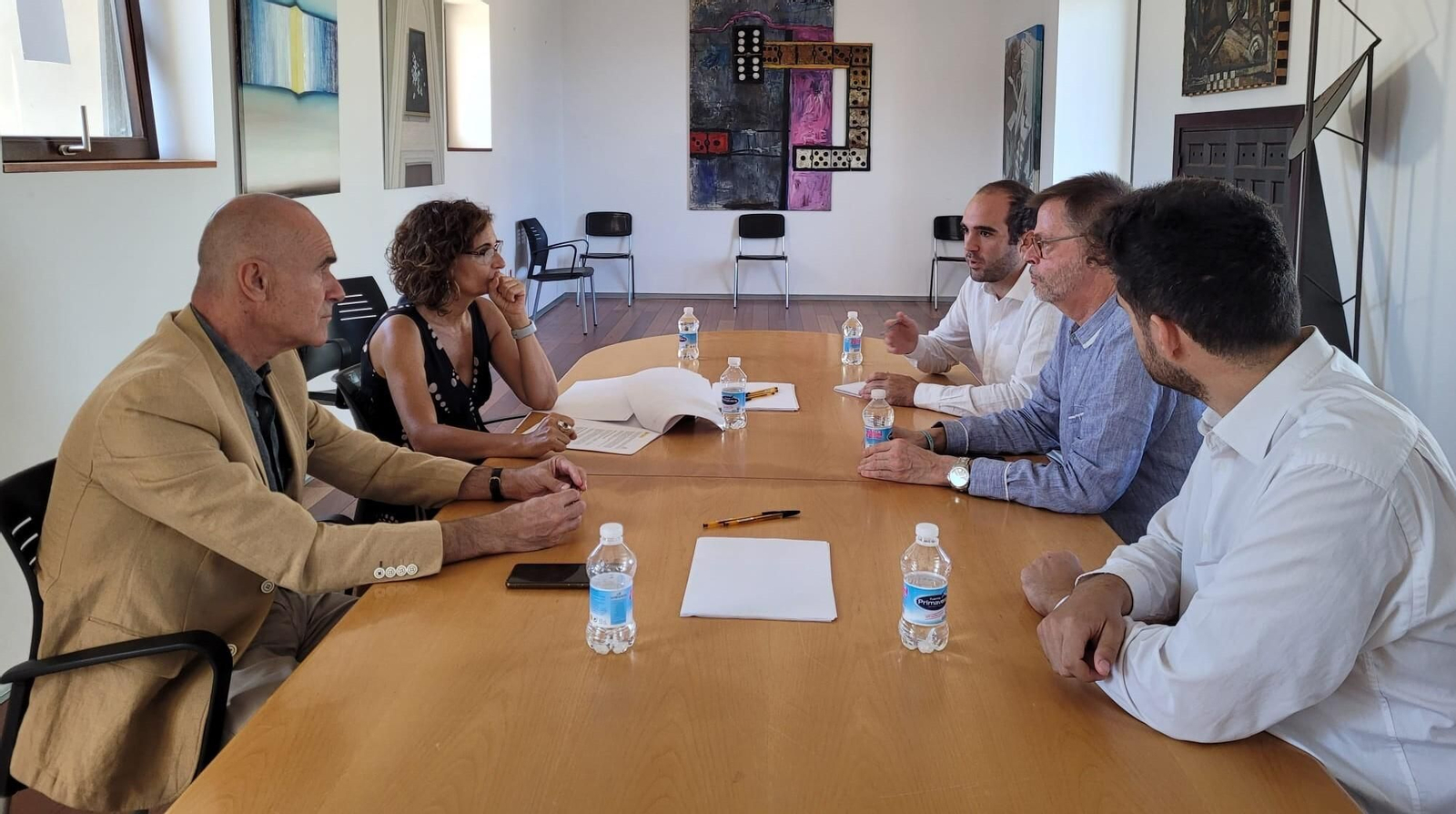 La directiva de 'Sevilla quiere Metro' en su reunión de este viernes con la ministra Montero y el alcalde Muñoz.