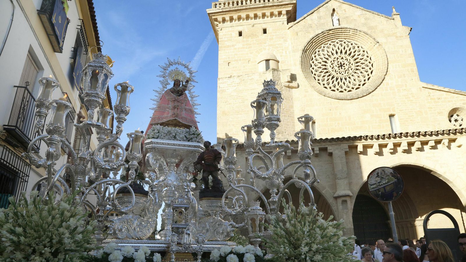 Procesión de la Virgen de Villaviciosa. Procesión de la Virgen de Villaviciosa.