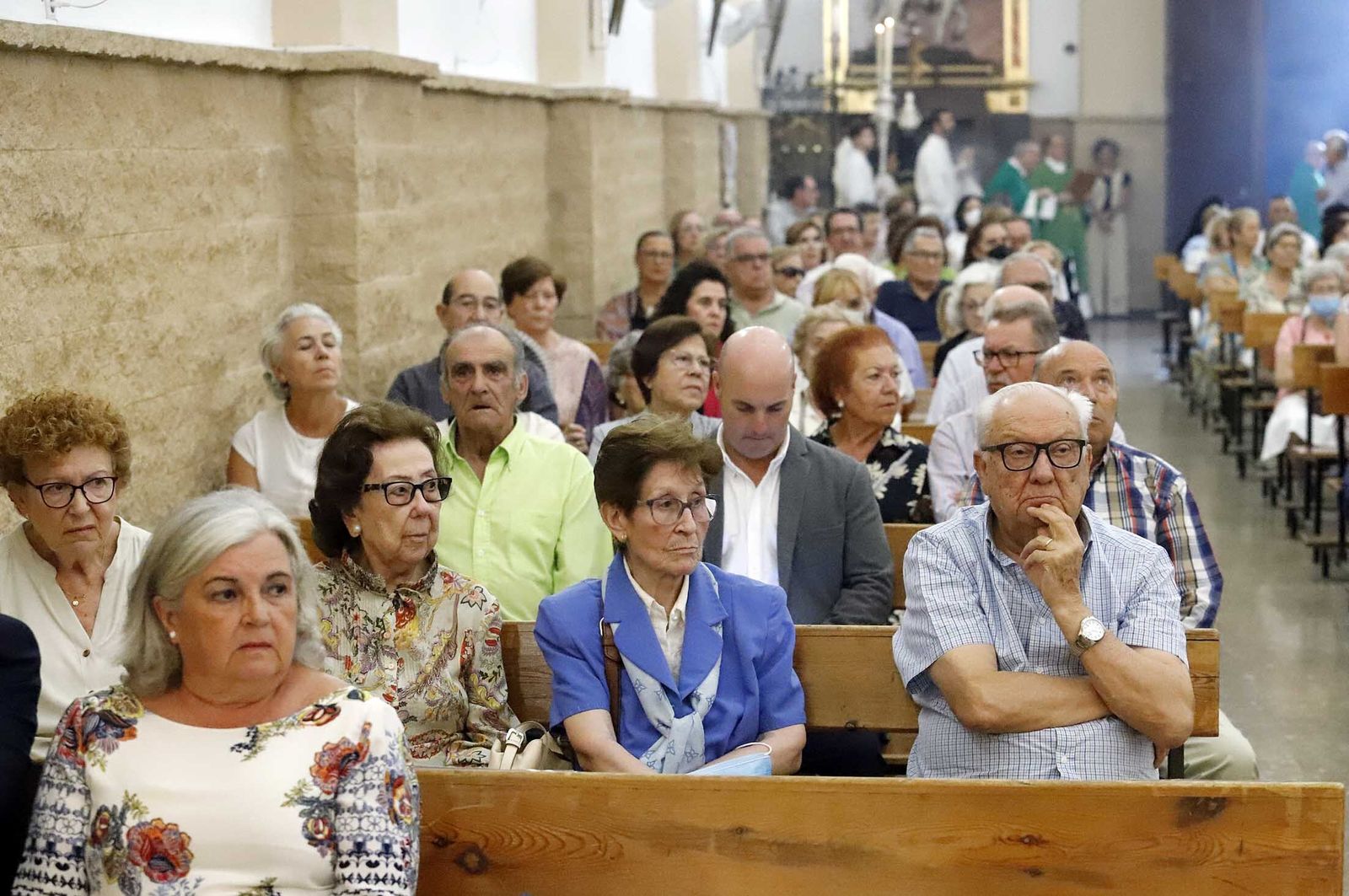 Misa de despedida por jubilación a don Feliciano Fernández Sousa, párroco del Sagrado Corazón de Jesús, en imágenes