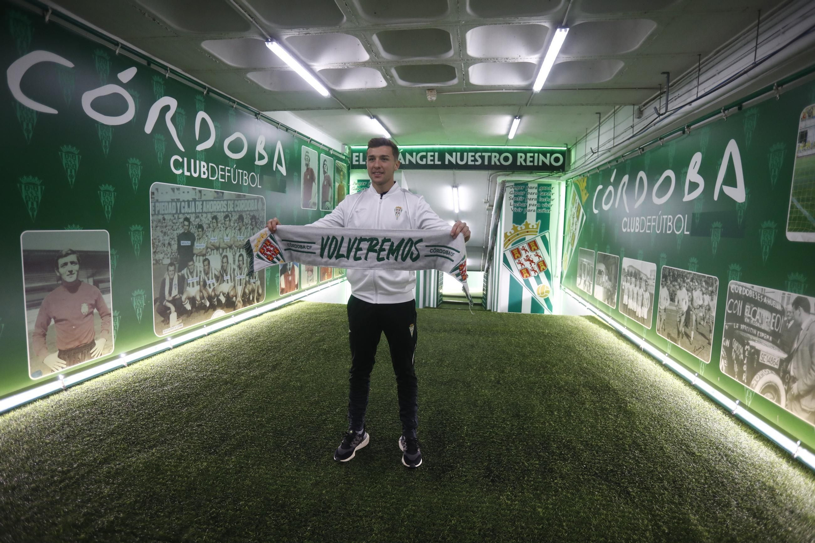 Las mejores fotos de la presentación de Del Moral como jugador del Córdoba aCF