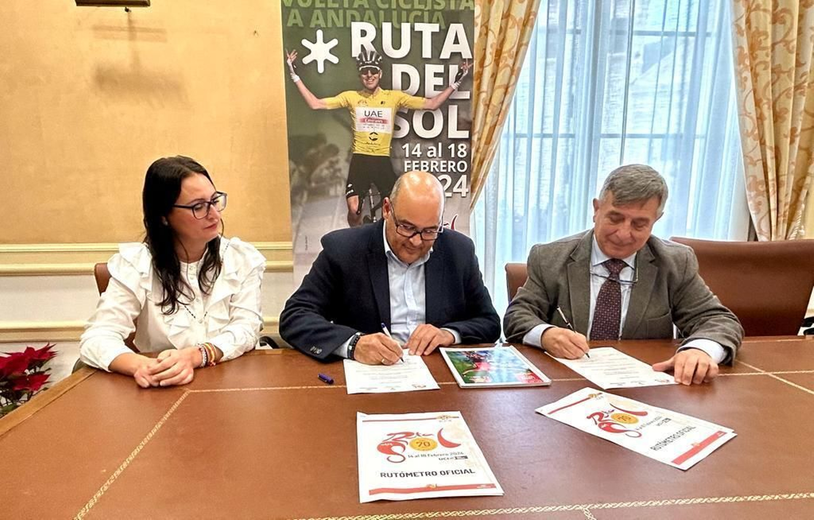 Firma del acuerdo oficial para la 70ª edición de la Ruta del Sol - Vuelta Ciclista a Andalucía